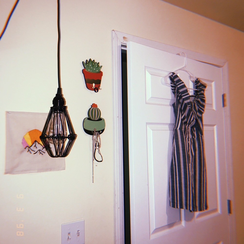 Off the shoulder Hollister dress